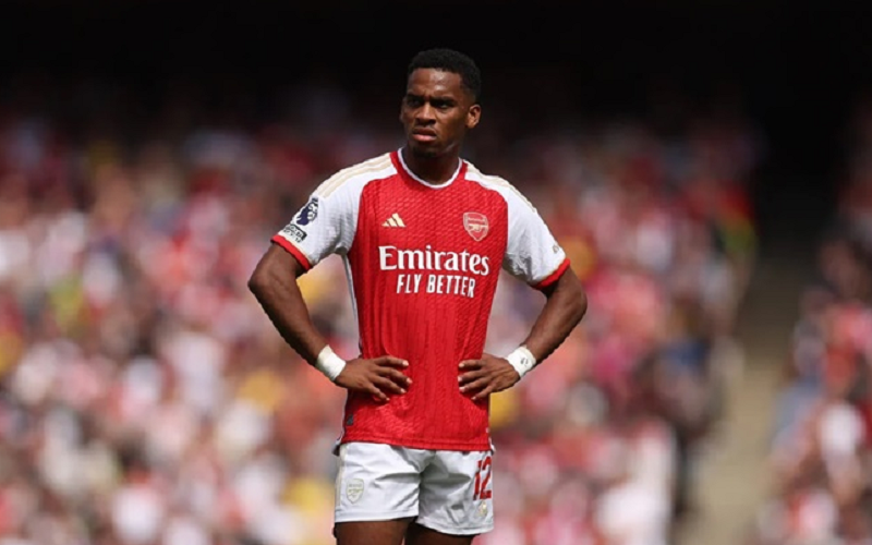 jurrien-timber-chien-binh-tham-lang-cua-hang-thu-arsenal