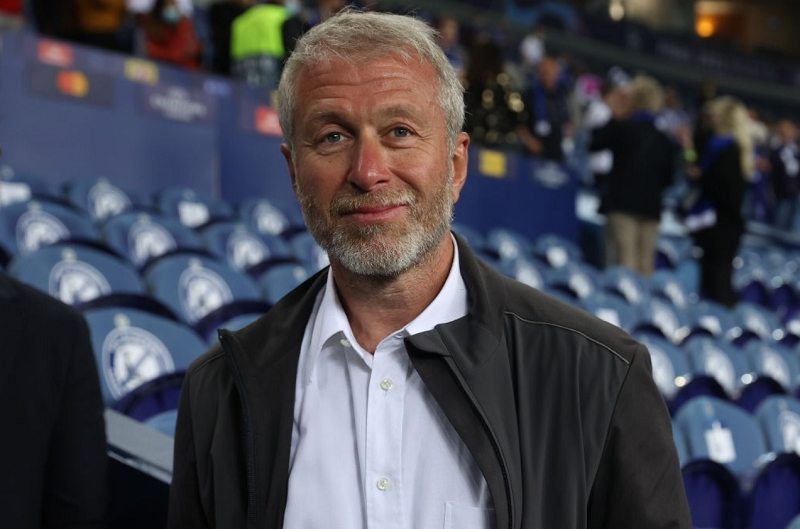 roman-abramovich-pha-vo-im-lang-sau-ba-nam-rut-lui-khoi-chelsea