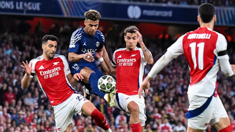 huyen-thoai-arsenal-mo-mong-ve-cu-loi-nguoc-dong-truoc-psg-o-tran-luot-ve-champions